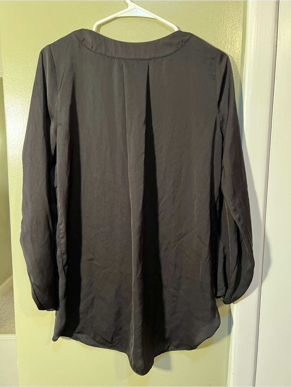Apt. 9 Women's Size Small Tunic Top Blouse Black V-Neck Rhinestones Beaded Neck - Picture 8 of 12